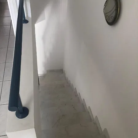 Sunny Paphos Apartman