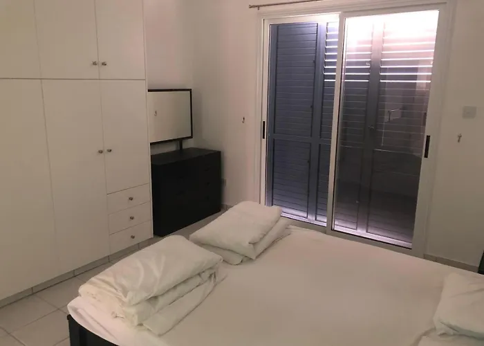 Апартаменты Sunny Paphos